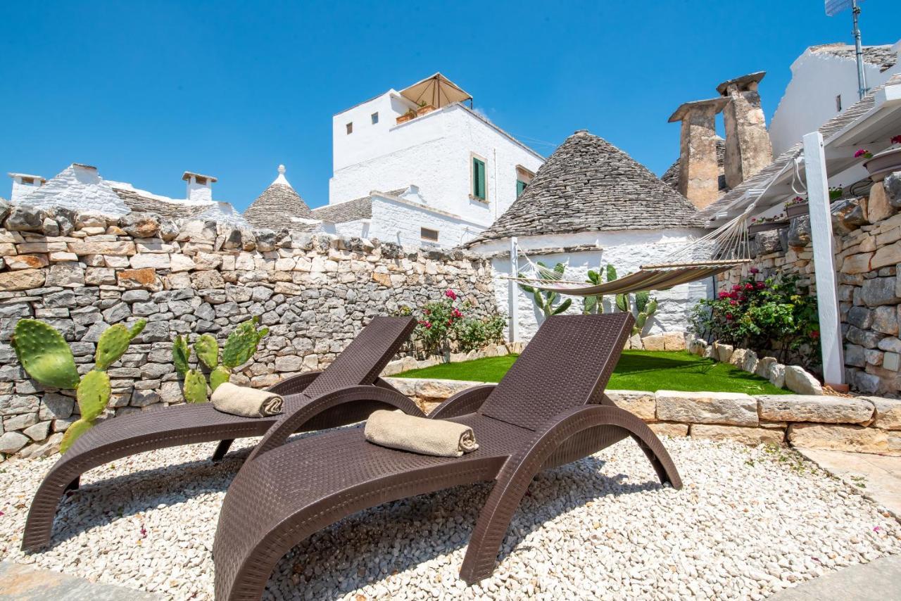 Trulli Holiday Deluxe & Wellness Альберобелло Экстерьер фото