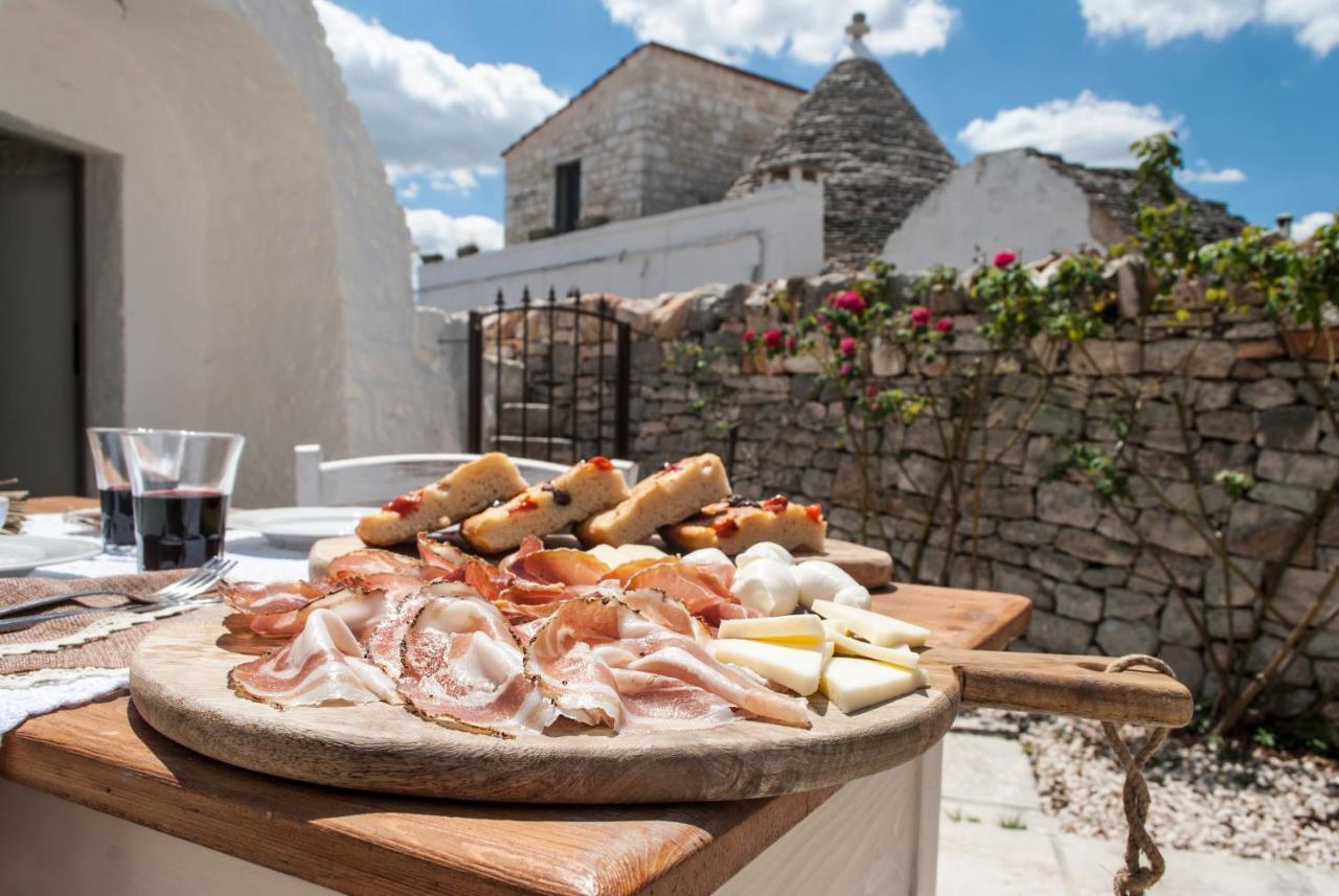 Trulli Holiday Deluxe & Wellness Альберобелло Экстерьер фото