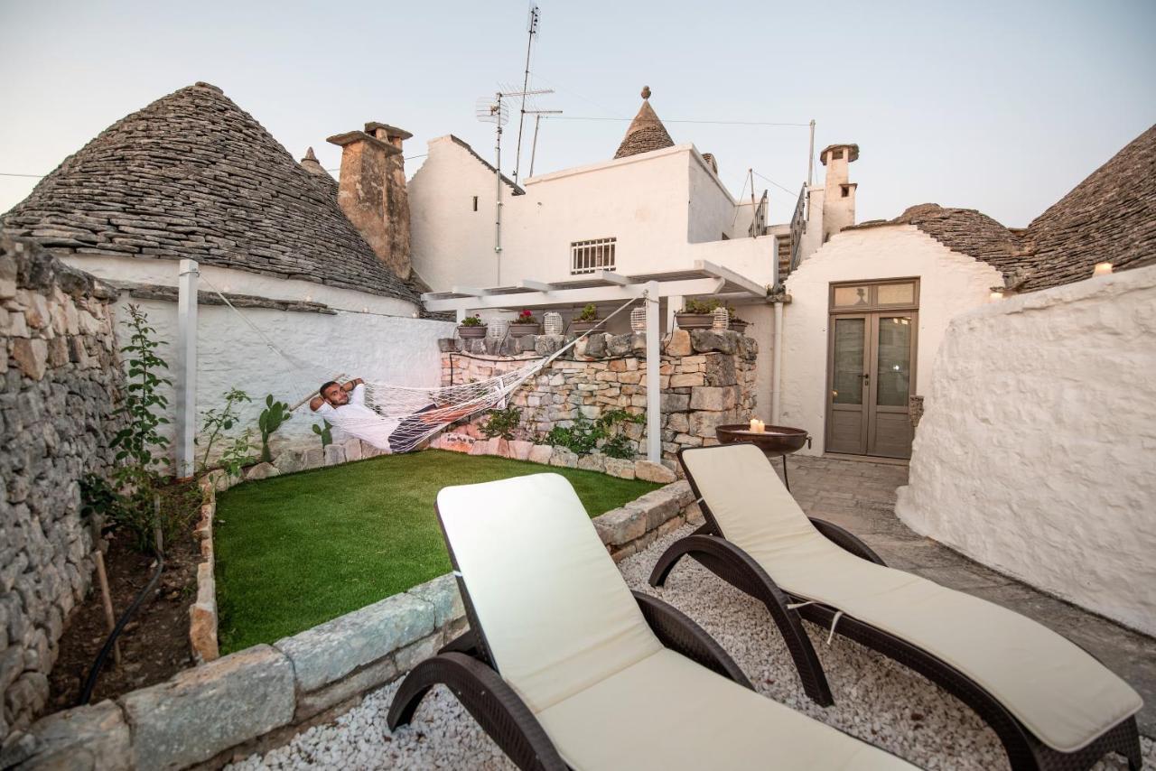 Trulli Holiday Deluxe & Wellness Альберобелло Экстерьер фото