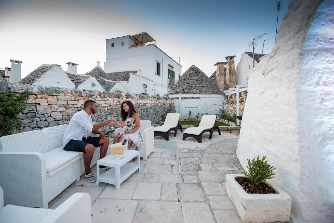 Trulli Holiday Deluxe & Wellness Альберобелло Экстерьер фото